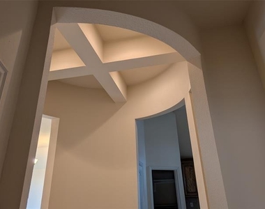 921 Raleigh Path Road - Photo Thumbnail 4