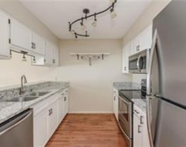 1251 Dallas Drive - Photo Thumbnail 7