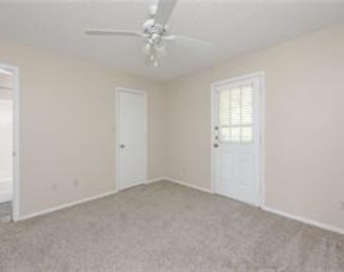 1251 Dallas Drive - Photo Thumbnail 9