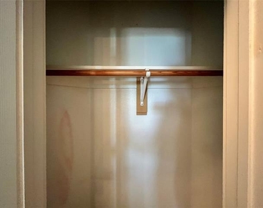 709 Roberts Street - Photo Thumbnail 10