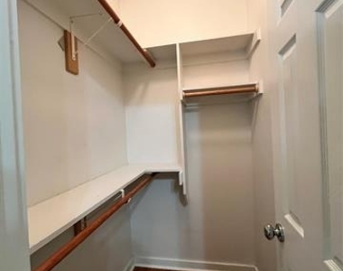 709 Roberts Street - Photo Thumbnail 26