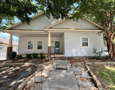 709 Roberts Street - Photo Thumbnail 31