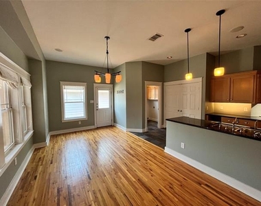 709 Roberts Street - Photo Thumbnail 4