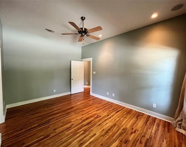 709 Roberts Street - Photo Thumbnail 12