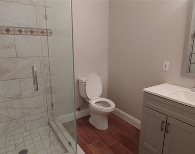 1012 E Oak Street - Photo Thumbnail 15