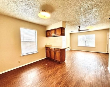 2620 Bolivar Street - Photo Thumbnail 4