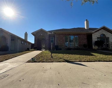 1506 Poinsettia Boulevard - Photo Thumbnail 1