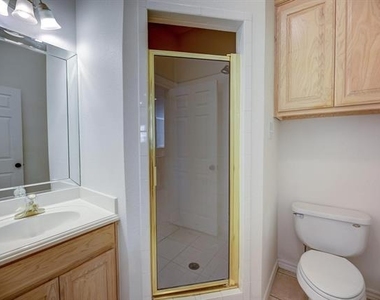 5855 Pecan Chase - Photo Thumbnail 15