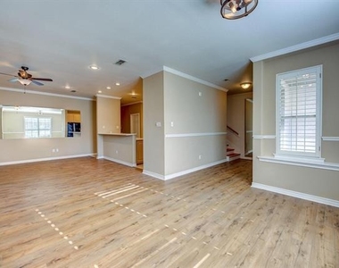 5855 Pecan Chase - Photo Thumbnail 7