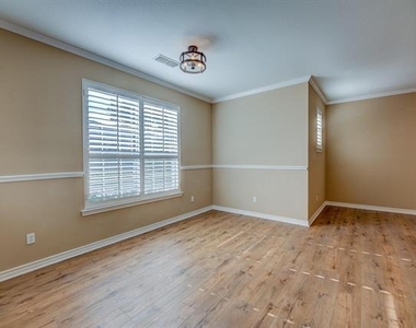 5855 Pecan Chase - Photo Thumbnail 5