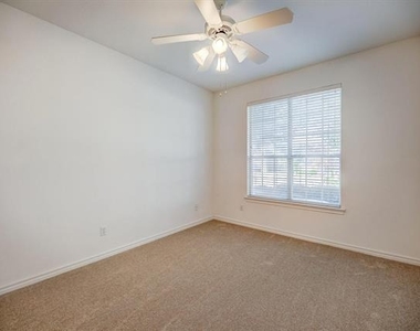 5855 Pecan Chase - Photo Thumbnail 17