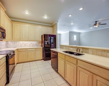 5855 Pecan Chase - Photo Thumbnail 11