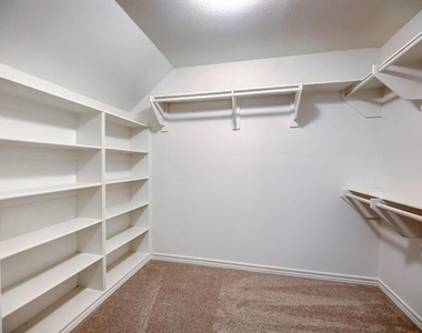 5855 Pecan Chase - Photo Thumbnail 31