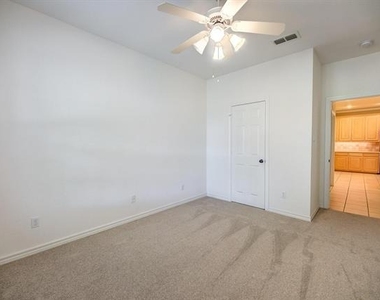 5855 Pecan Chase - Photo Thumbnail 18