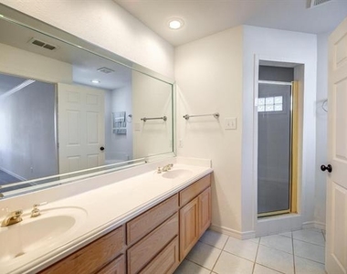 5855 Pecan Chase - Photo Thumbnail 32