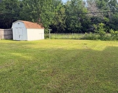 11221 Trail Lane - Photo Thumbnail 15