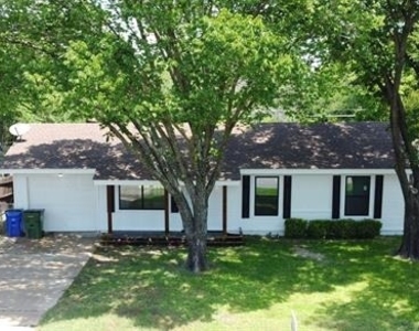 11221 Trail Lane - Photo Thumbnail 2