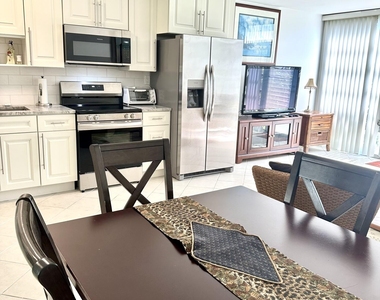 901 N Birch Road - Photo Thumbnail 6
