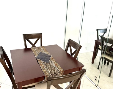 901 N Birch Road - Photo Thumbnail 4