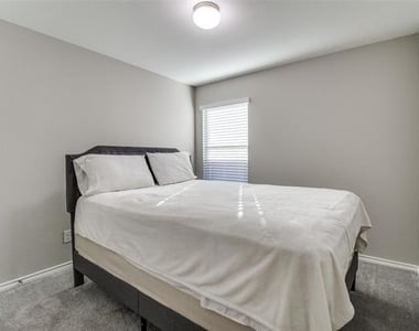 11441 Silver Queen Drive - Photo Thumbnail 10