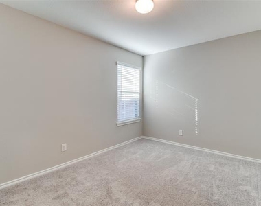 11441 Silver Queen Drive - Photo Thumbnail 12