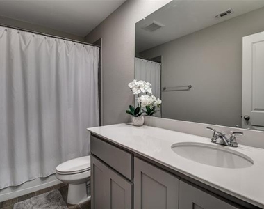 11441 Silver Queen Drive - Photo Thumbnail 19