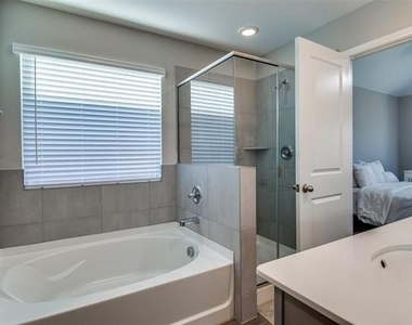 11441 Silver Queen Drive - Photo Thumbnail 17