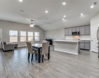 11441 Silver Queen Drive - Photo Thumbnail 4