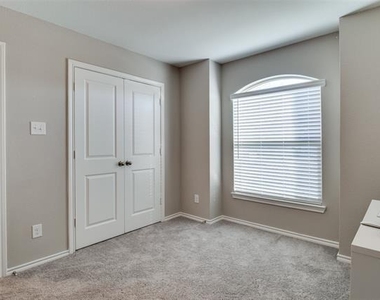 11441 Silver Queen Drive - Photo Thumbnail 15