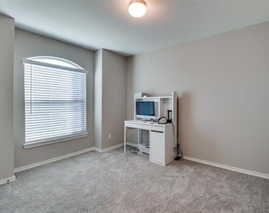 11441 Silver Queen Drive - Photo Thumbnail 11