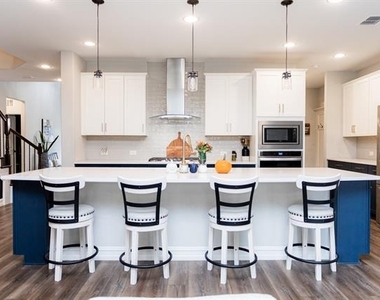 2808 Ranger Lane - Photo Thumbnail 3