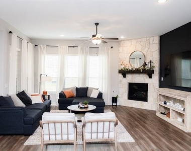 2808 Ranger Lane - Photo Thumbnail 4