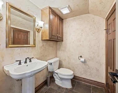 208 Highpoint Circle - Photo Thumbnail 17