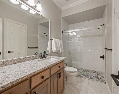 208 Highpoint Circle - Photo Thumbnail 23