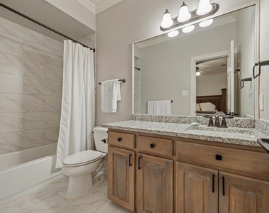 208 Highpoint Circle - Photo Thumbnail 21