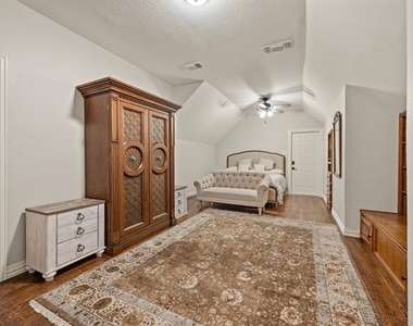 208 Highpoint Circle - Photo Thumbnail 18