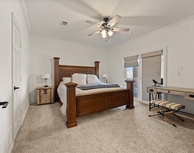 208 Highpoint Circle - Photo Thumbnail 22