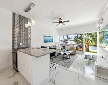 810 Se 22nd Avenue - Photo Thumbnail 2