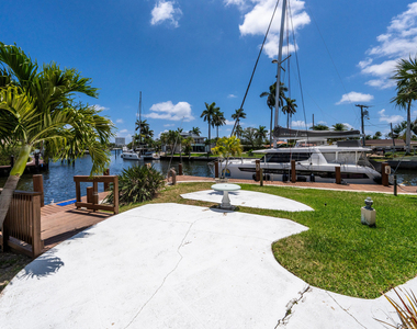810 Se 22nd Avenue - Photo Thumbnail 23