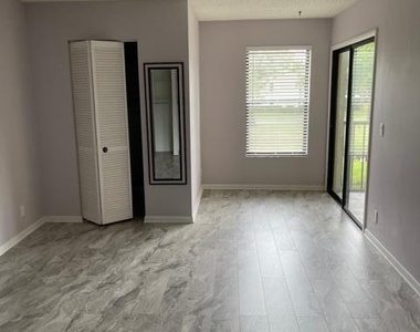 3386 Lucerne Park Drive - Photo Thumbnail 5
