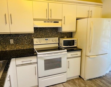 3386 Lucerne Park Drive - Photo Thumbnail 7