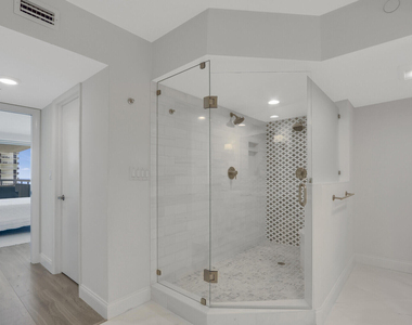 5380 N Ocean Drive - Photo Thumbnail 39