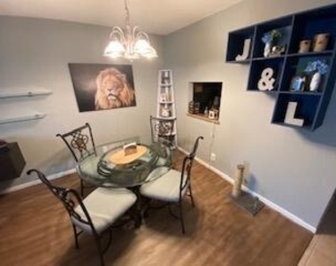 2980 Riverside Drive - Photo Thumbnail 4