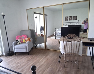 2980 Riverside Drive - Photo Thumbnail 15