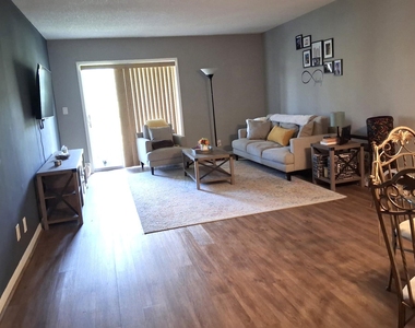 2980 Riverside Drive - Photo Thumbnail 6