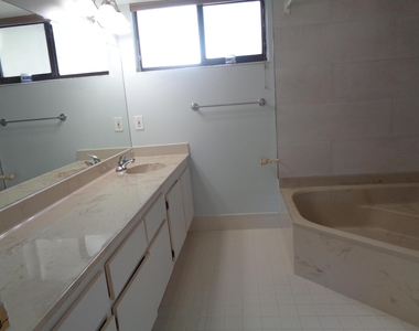 6328 W Longboat Lane - Photo Thumbnail 9
