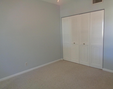 6328 W Longboat Lane - Photo Thumbnail 11
