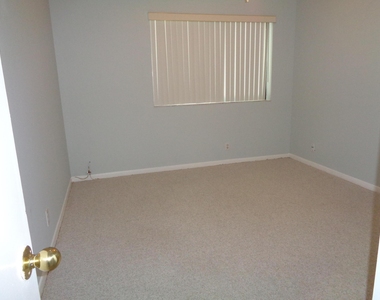 6328 W Longboat Lane - Photo Thumbnail 10