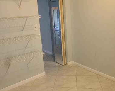 6328 W Longboat Lane - Photo Thumbnail 6