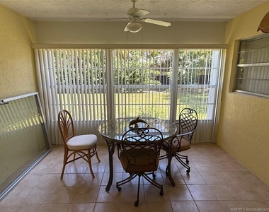 2950 Se Ocean Boulevard - Photo Thumbnail 2
